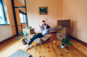 Áprilisban tovább élénkült az albérletpiac – elszakadtak egymástól az eladó és kiadó lakások