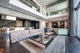 Lottóötös-rekordnyeremény: Komplett településeket és számos luxusingatlant vásárolhat fel a nyertes