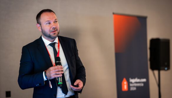 Nagy Tamás a Comferencia színpadán 2024 októberében.