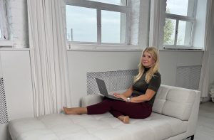 Movik Gabriella, Ingatlan Coach fotója